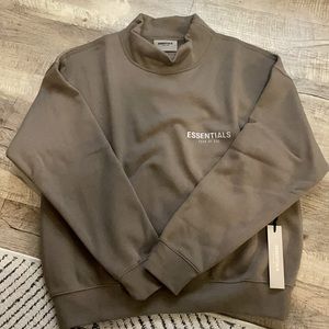 Fear of god essentials SS21 mock neck sweat XS